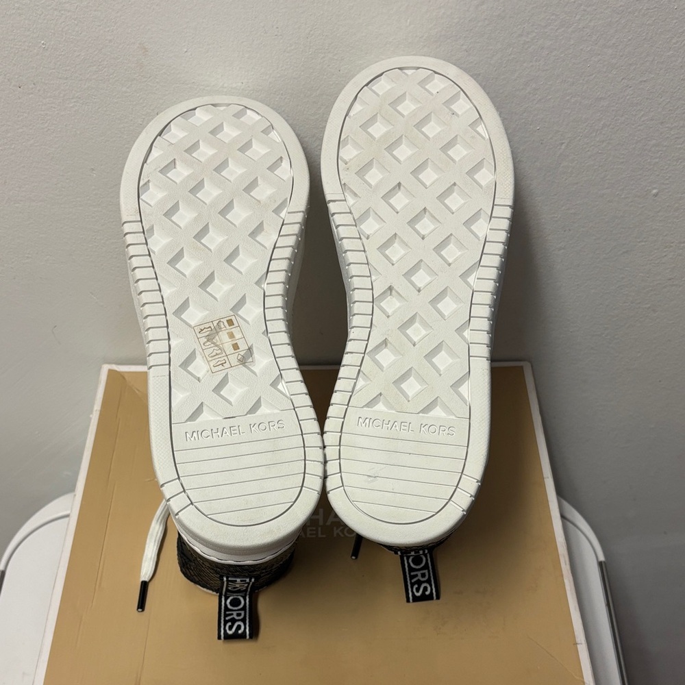 Michael Kors MATSON Monochrome Women Lace up High Top Sneakers, very comfy. - Picture 6 of 8